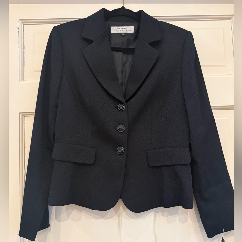 Tahari Arthur S. Levine 2 piece Black Suit - Picture 3 of 8